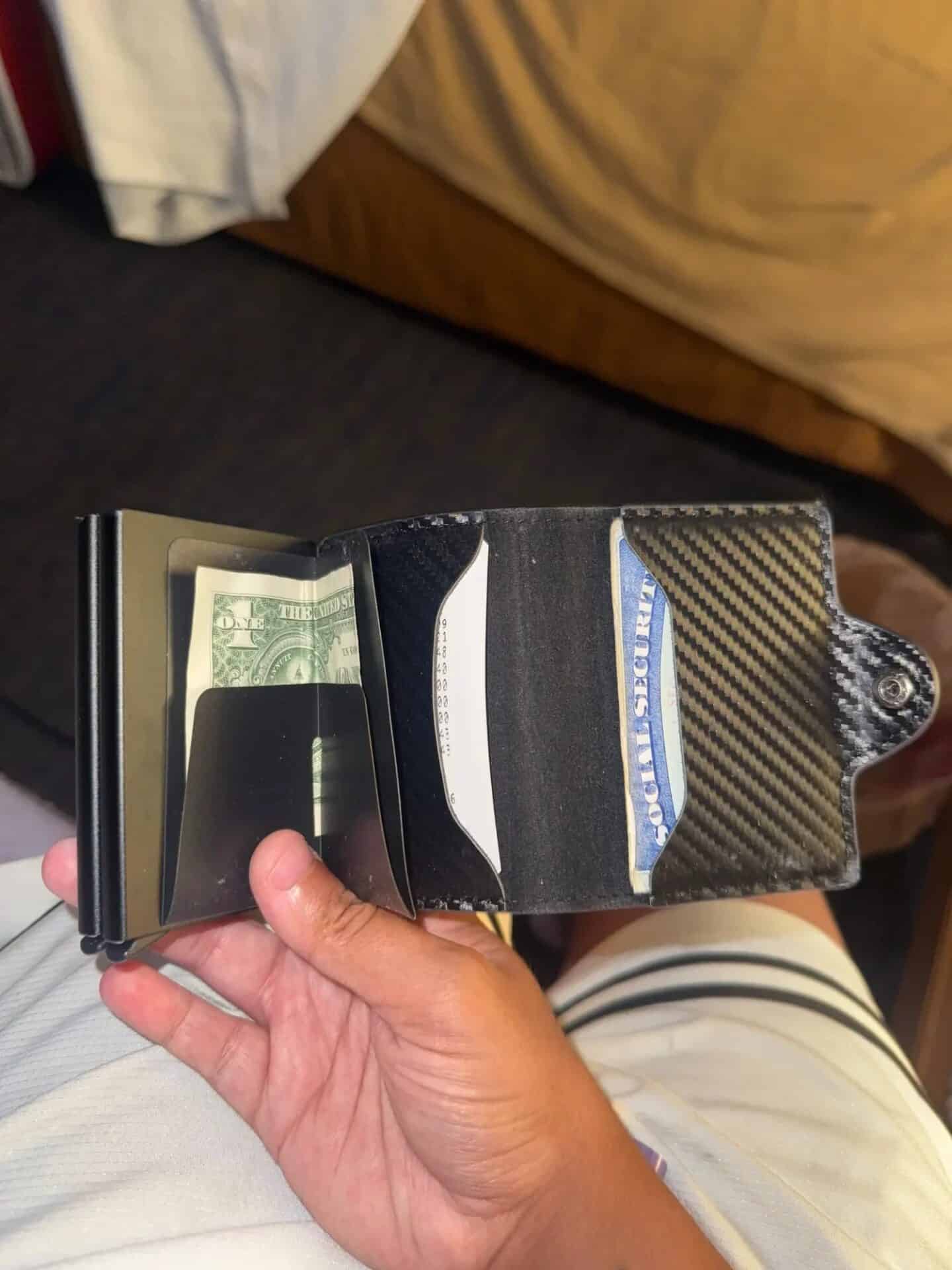 Rodusuite Ultra Slim RFID Wallet photo review
