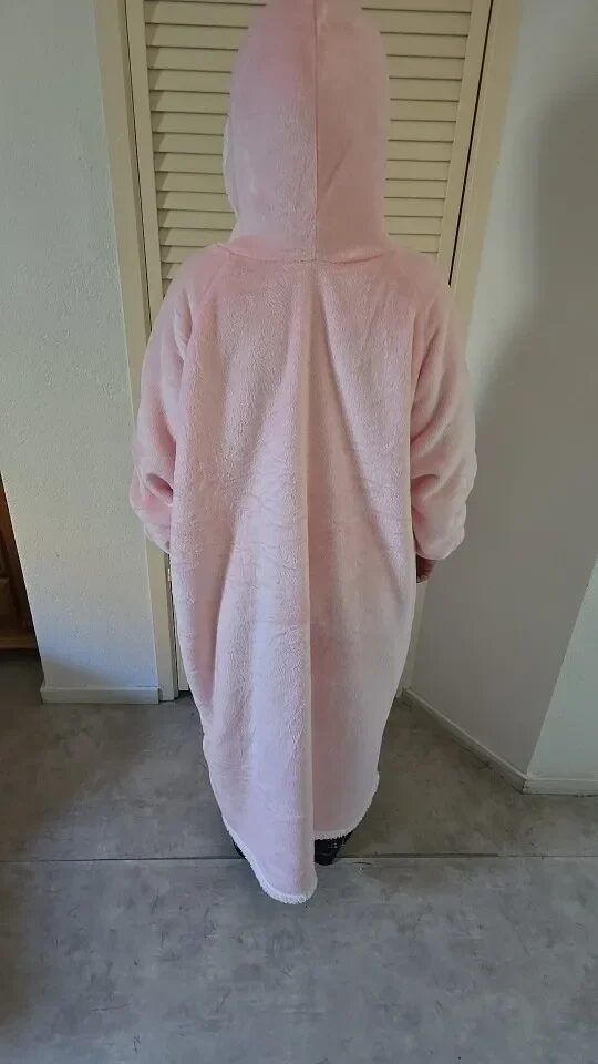 Rodusuite Ultra Cozy Blanket Hoodie photo review