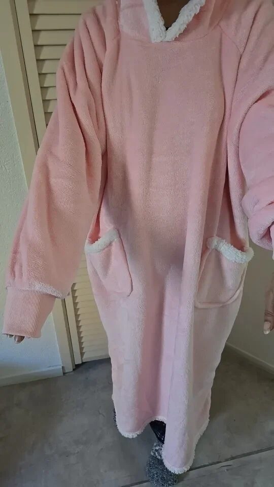 Rodusuite Ultra Cozy Blanket Hoodie photo review